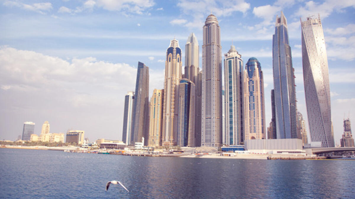 Can businesses based in free zones do business on the Dubai mainland?