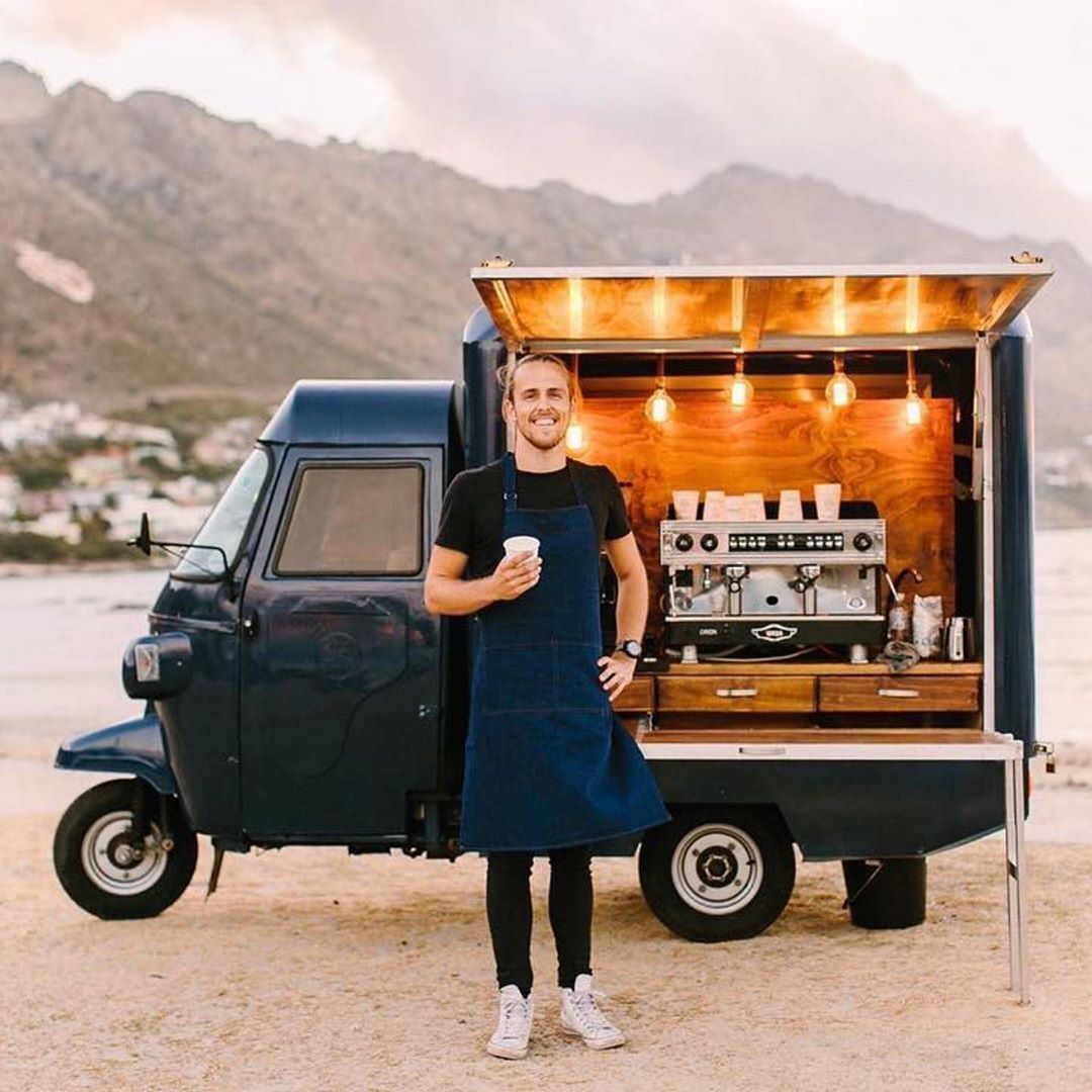 Mobile coffee carts, which function as mobile coffee shops, offer caffeine to unexpected locations. They are often hired for a range of occasions, including as weddings and corporate celebrations. They may also be found in farmers markets, craft festivals, and street fairs. This sort of company offers a niche product as well as a one-of-a-kind experience, replacing a bar for daytime activities or alcohol-free events.