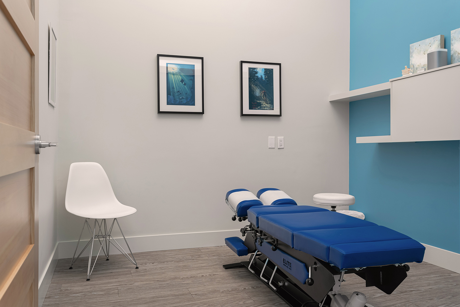 Chiropractic clinics are a complementary modality to traditional treatment. Their goal is to increase spinal mobility. This generally entails correcting different sections of the spine, such as the low, middle, and upper back, as well as the neck. Patients often select this sort of therapy when they are unhappy with traditional therapies or seek pain alleviation that conventional medicine can not provide.