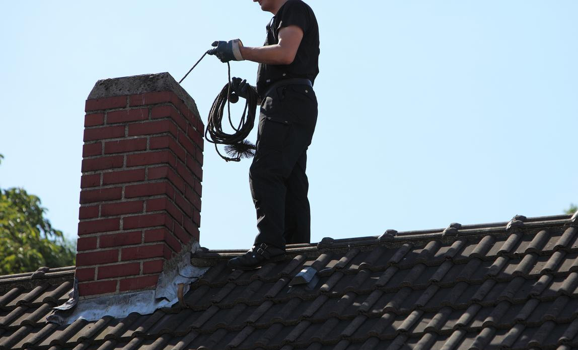 A chimney sweep company earns money by sweeping and cleaning fireplaces and chimneys. Typically, many staff serve houses, apartment complexes, and businesses. Chimney sweeping is very inexpensive to do, and chimney sweep operators may often earn a substantial profit by charging reasonable rates. Chimney sweeps are performed on a job-by-job basis, and owners may alter charges based on the duration and intricacy of a project.