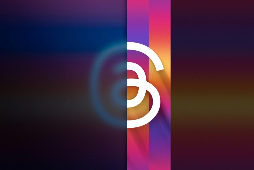 a picture of the letter e on a multicolored background